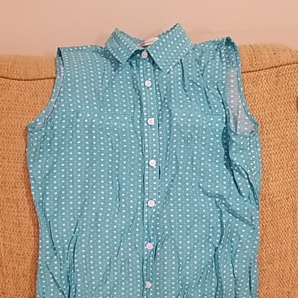 Sleeveless Blouse